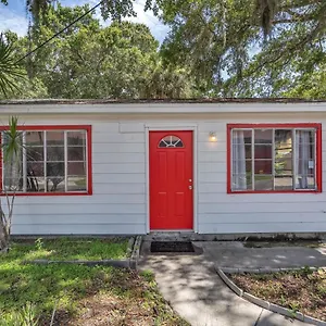 Downtown Single Family Modern Close To Beaches And Dining Holiday home